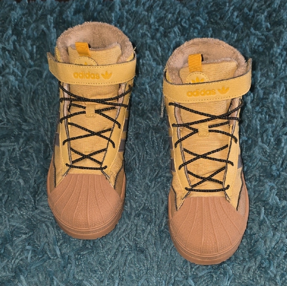 Adidas Kids Winter Boots in Yellow and Tan